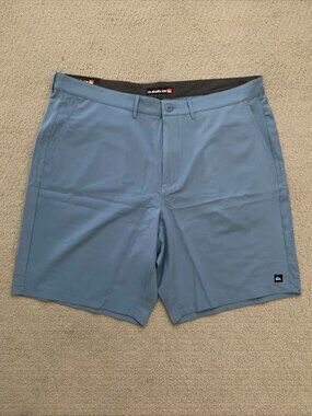 NWT Men's Quicksilver Moisture Wicking UV 50 Flat Front Shorts, Blue, Size 40